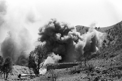 Артиллерийский обстрел позиций душманов в районе Джавара. 1986 год
